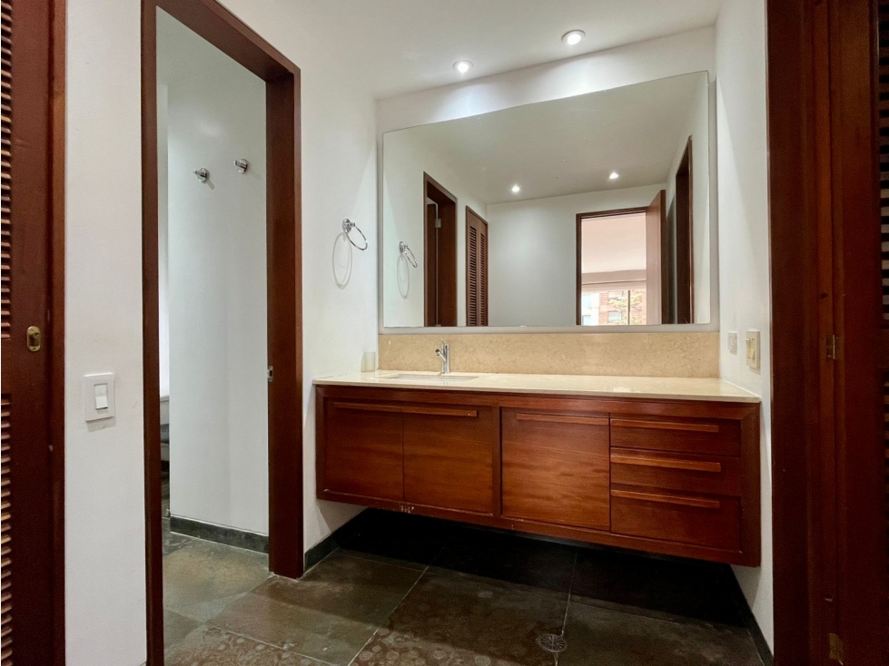 Apartamento en venta en Los Rosales, Bogotá · foto 18 de 19