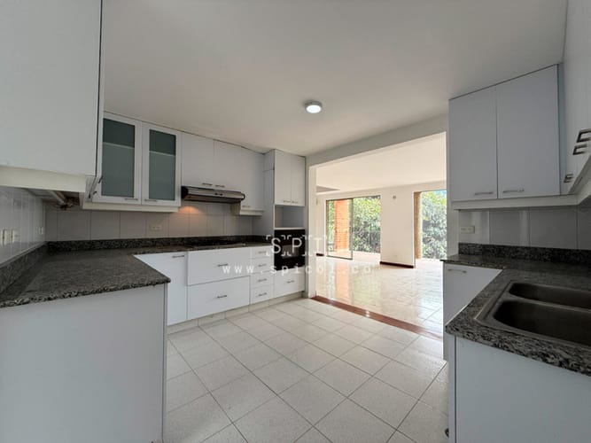 Casa de 3 alcobas en venta en Loma Del Chocho, Envigado, 283 m² · foto 2 de 24