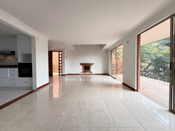 Casa de 3 alcobas en venta en Loma Del Chocho, Envigado, 283 m² · foto 4 de 24