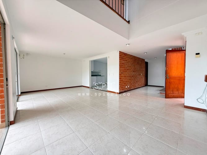 Casa de 3 alcobas en venta en Loma Del Chocho, Envigado, 283 m² · foto 5 de 24