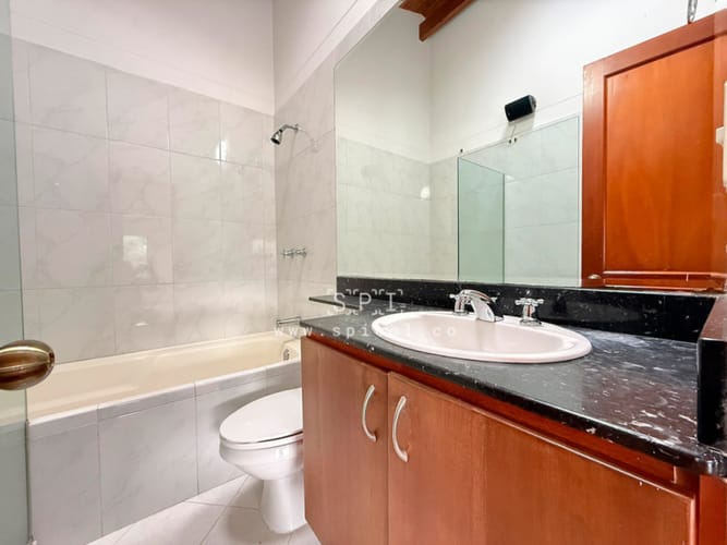 Casa de 3 alcobas en venta en Loma Del Chocho, Envigado, 283 m² · foto 13 de 24