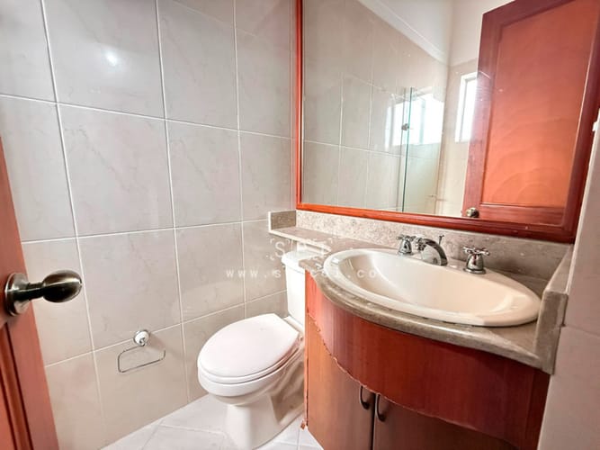 Casa de 3 alcobas en venta en Loma Del Chocho, Envigado, 283 m² · foto 17 de 24