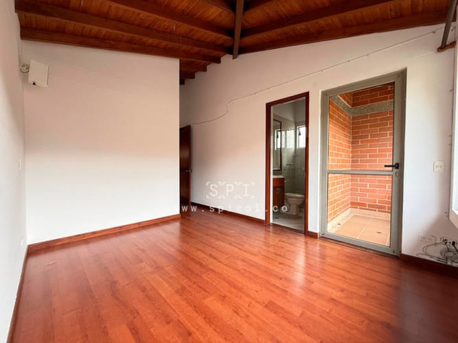 Casa de 3 alcobas en venta en Loma Del Chocho, Envigado, 283 m² · foto 19 de 24