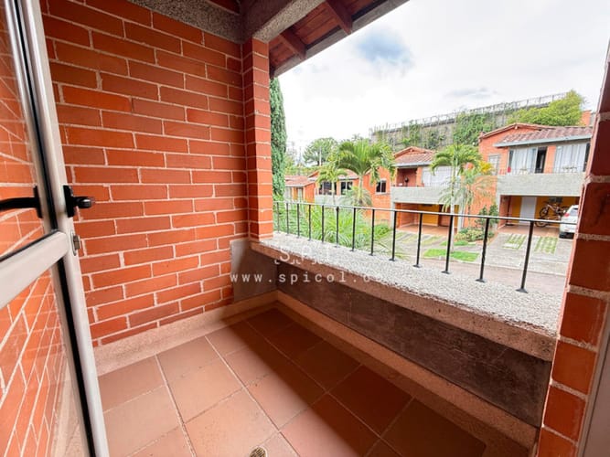 Casa de 3 alcobas en venta en Loma Del Chocho, Envigado, 283 m² · foto 20 de 24