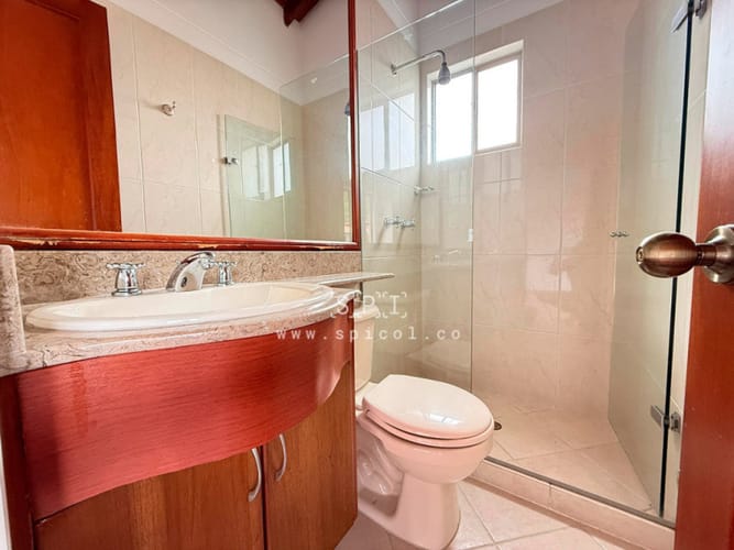 Casa de 3 alcobas en venta en Loma Del Chocho, Envigado, 283 m² · foto 21 de 24