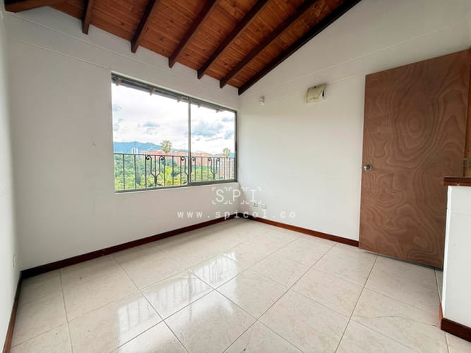 Casa de 3 alcobas en venta en Loma Del Chocho, Envigado, 283 m² · foto 23 de 24
