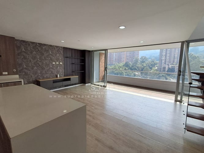 Apartamento de 3 alcobas en venta en Loma De Las Brujas, Envigado, 205 m² · foto 4 de 24