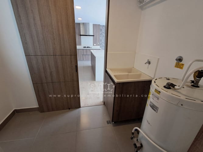 Apartamento de 3 alcobas en venta en Loma De Las Brujas, Envigado, 205 m² · foto 7 de 24