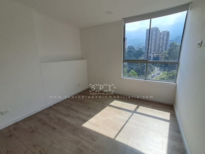 Apartamento de 3 alcobas en venta en Loma De Las Brujas, Envigado, 205 m² · foto 9 de 24