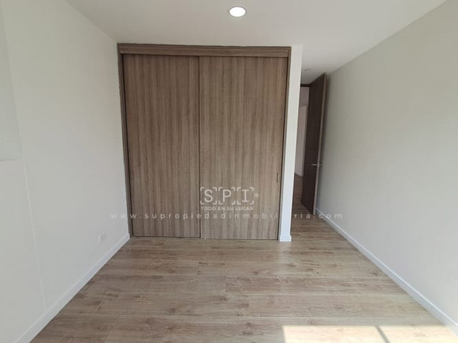 Apartamento de 3 alcobas en venta en Loma De Las Brujas, Envigado, 205 m² · foto 10 de 24