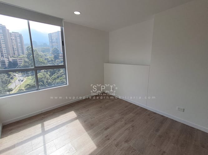 Apartamento de 3 alcobas en venta en Loma De Las Brujas, Envigado, 205 m² · foto 11 de 24