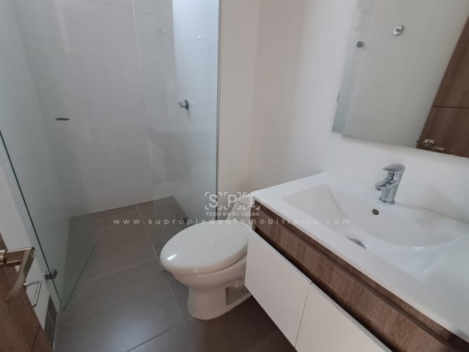 Apartamento de 3 alcobas en venta en Loma De Las Brujas, Envigado, 205 m² · foto 13 de 24