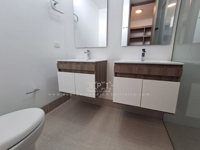Apartamento de 3 alcobas en venta en Loma De Las Brujas, Envigado, 205 m² · foto 15 de 24