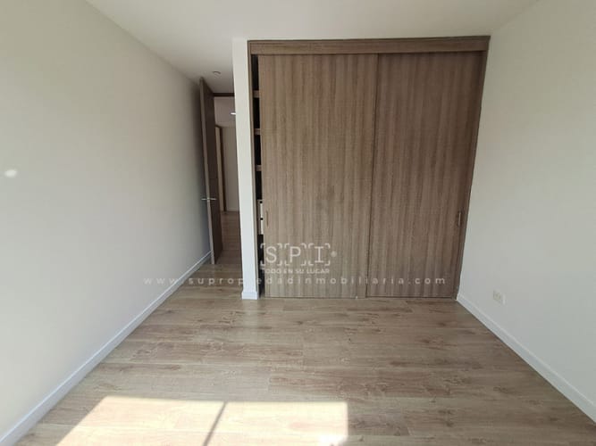 Apartamento de 3 alcobas en venta en Loma De Las Brujas, Envigado, 205 m² · foto 19 de 24