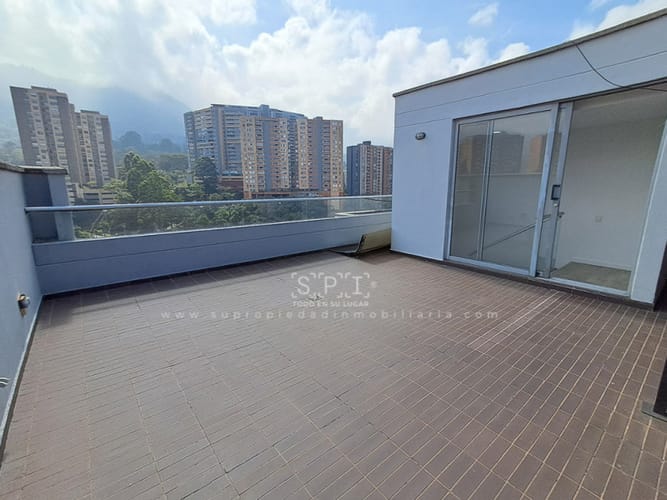Apartamento de 3 alcobas en venta en Loma De Las Brujas, Envigado, 205 m² · foto 21 de 24