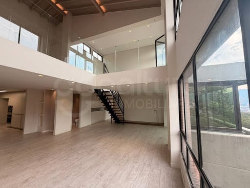 Apartamento de 4 alcobas en venta en Loma Del Campestre, Medellín, 260 m² · foto 6 de 24