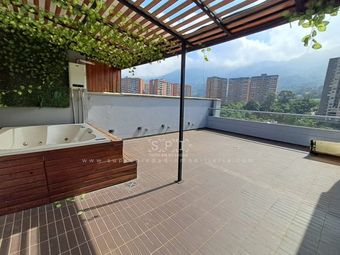 Apartamento de 3 alcobas en venta en Loma De Las Brujas, Envigado, 205 m² · foto 22 de 24