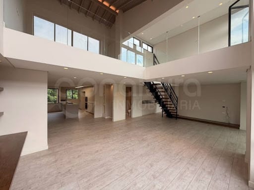 Apartamento de 4 alcobas en venta en Loma Del Campestre, Medellín, 260 m² · foto 10 de 24