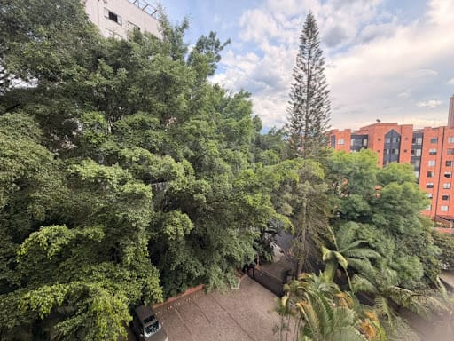 Apartamento de 4 alcobas en venta en Loma Del Campestre, Medellín, 260 m² · foto 13 de 24