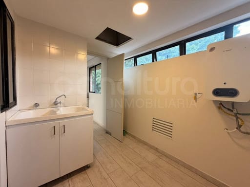 Apartamento de 4 alcobas en venta en Loma Del Campestre, Medellín, 260 m² · foto 16 de 24