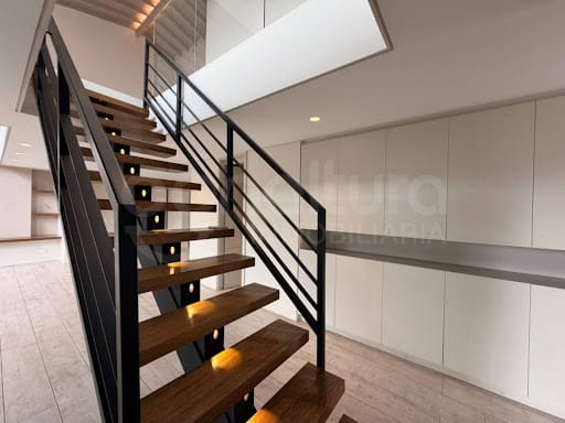 Apartamento de 4 alcobas en venta en Loma Del Campestre, Medellín, 260 m² · foto 19 de 24