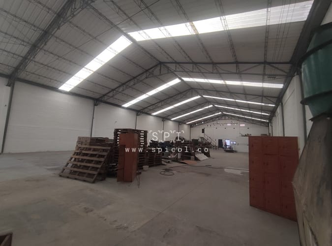 Bodega en arriendo en San Jose, Itagüí, 1845 m² · foto 3 de 18