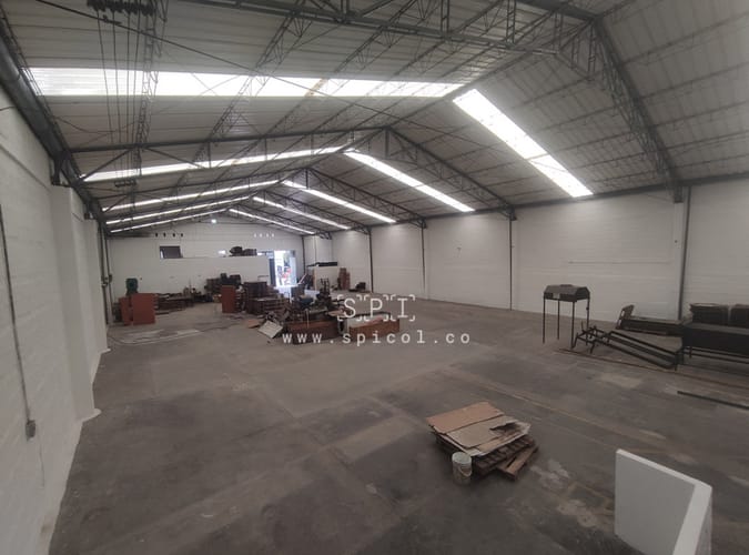 Bodega en arriendo en San Jose, Itagüí, 1845 m² · foto 7 de 18