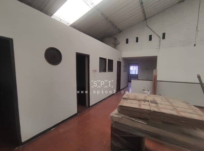 Bodega en arriendo en San Jose, Itagüí, 1845 m² · foto 16 de 18