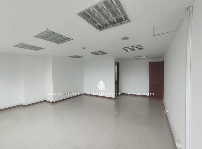 Oficina en arriendo en El Castillo, Medellín, 420 m² · foto 19 de 20