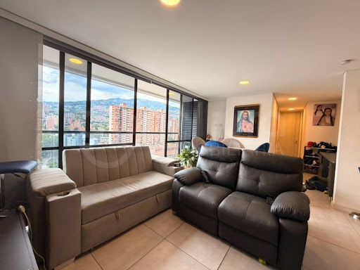 Apartamento en venta en Los Colores, Medellín · foto 8 de 12