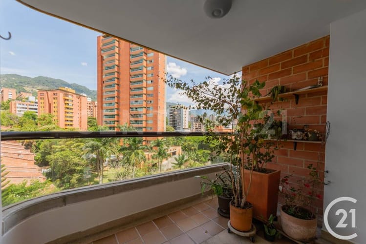 Apartamento de 3 alcobas en arriendo en El Diamante No. 2, Medellín, 146 m² · foto 3 de 22