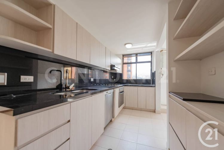 Apartamento de 3 alcobas en arriendo en El Diamante No. 2, Medellín, 146 m² · foto 5 de 22