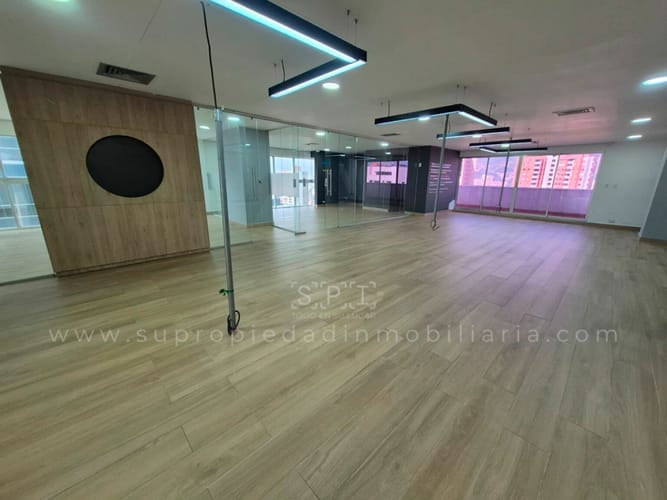 Oficina en arriendo en El Campestre, Medellín, 246 m² · foto 2 de 9