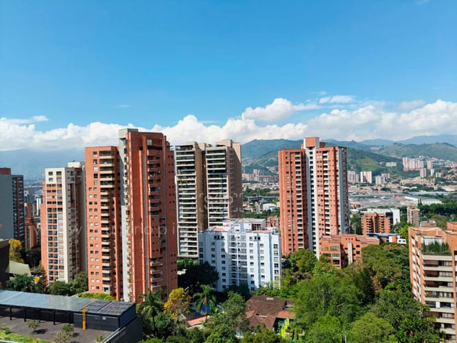 Oficina en arriendo en El Campestre, Medellín, 246 m² · foto 7 de 9