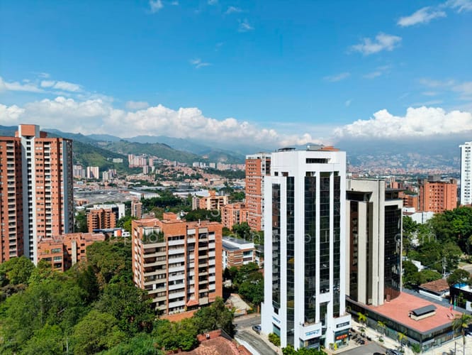 Oficina en arriendo en El Campestre, Medellín, 246 m² · foto 8 de 9