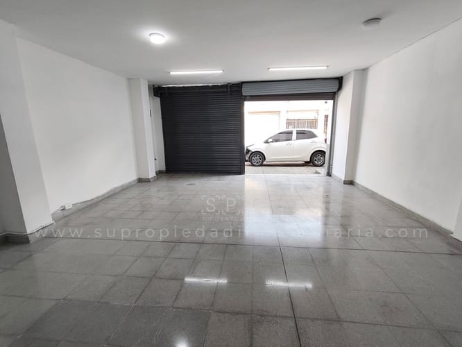 Bodega en arriendo en Perpetuo Socorro, Medellín, 150 m² · foto 3 de 11