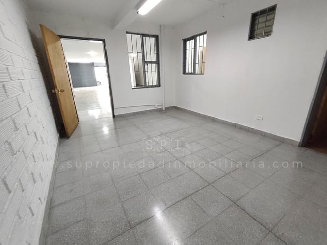 Bodega en arriendo en Perpetuo Socorro, Medellín, 150 m² · foto 7 de 11