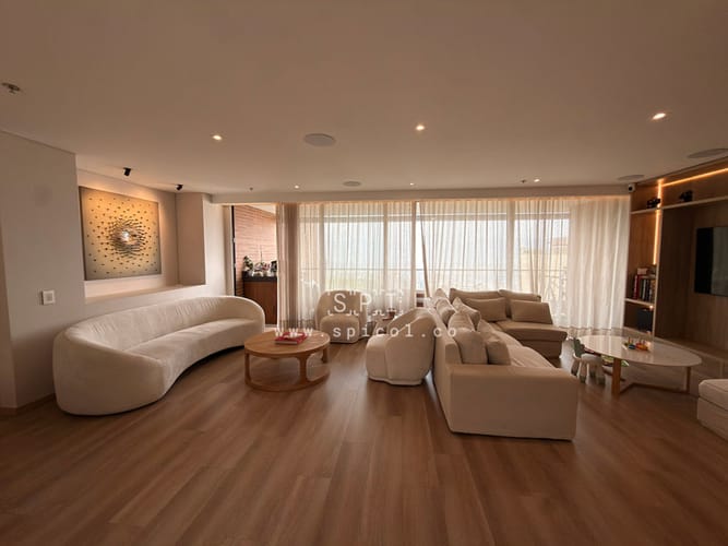 Apartamento de 4 alcobas en venta en Altos Del Poblado, Medellín, 173 m² · foto 4 de 24