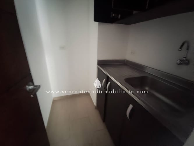 Oficina en arriendo en Los Balsos, Medellín, 114 m² · foto 9 de 14
