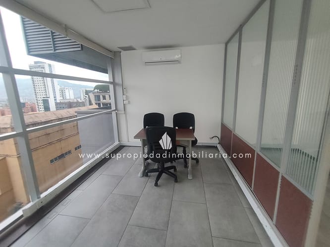 Oficina en arriendo en Los Balsos, Medellín, 114 m² · foto 12 de 14