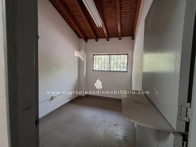 Bodega en venta en Prado, Medellín, 2400 m² · foto 6 de 24