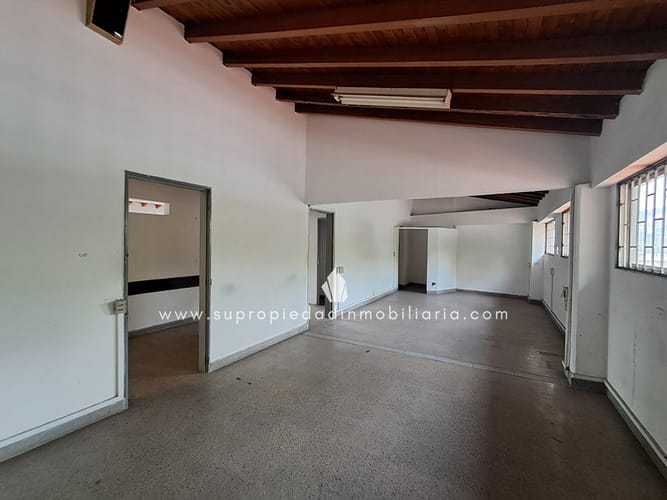 Bodega en venta en Prado, Medellín, 2400 m² · foto 8 de 24