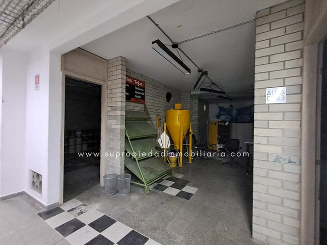 Bodega en venta en Prado, Medellín, 2400 m² · foto 18 de 24
