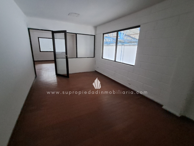 Bodega en arriendo en Los Naranjos, Itagüí, 2500 m² · foto 19 de 24