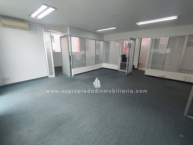 Oficina en arriendo en Los Balsos, Medellín, 88 m² · foto 3 de 11