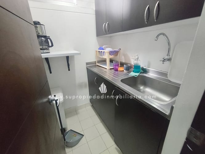 Oficina en arriendo en Los Balsos, Medellín, 88 m² · foto 4 de 11