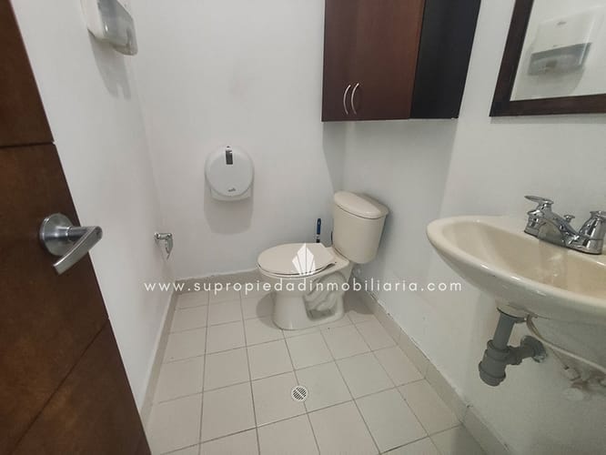 Oficina en arriendo en Los Balsos, Medellín, 88 m² · foto 7 de 11