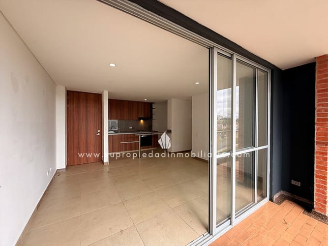 Apartamento de 3 alcobas en venta en Centro, Rionegro, 69 m² · foto 2 de 20