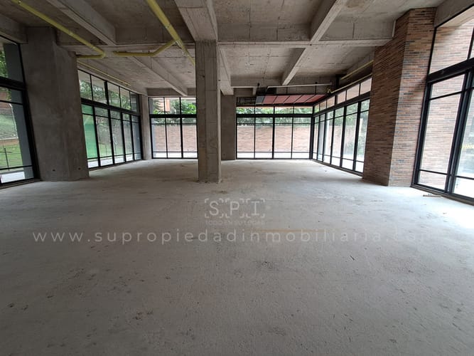 Local en arriendo en Las Lomas No.1, Medellín, 200 m² · foto 3 de 10