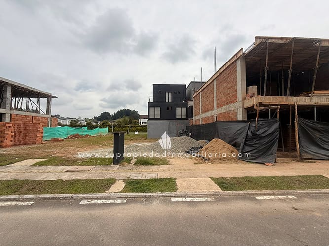 Lote en venta en Llano Grande, Rionegro, 94 m² · foto 6 de 6